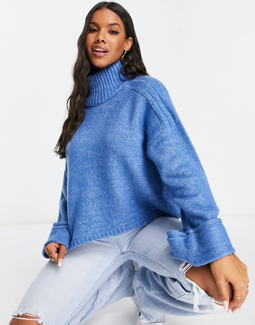 ASOS DESIGN – Kastiger Pullover mit hohem Ausschnitt und Umschlagsaum in Bl günstig online kaufen