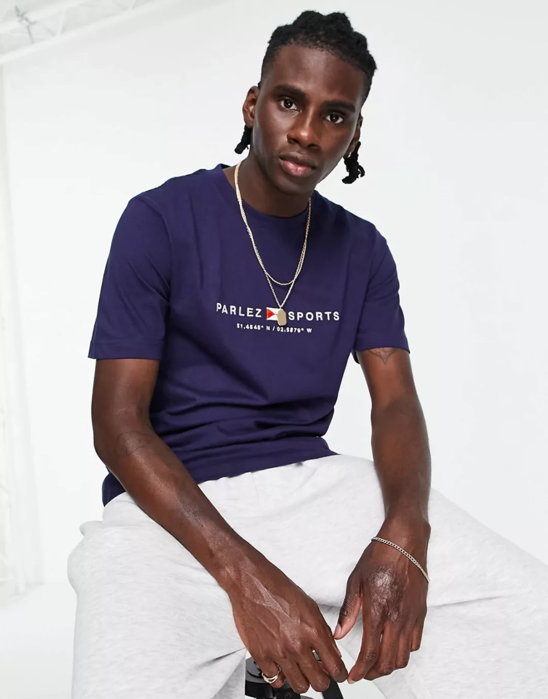 Parlez – Byera – Besticktes T-Shirt in Marineblau günstig online kaufen