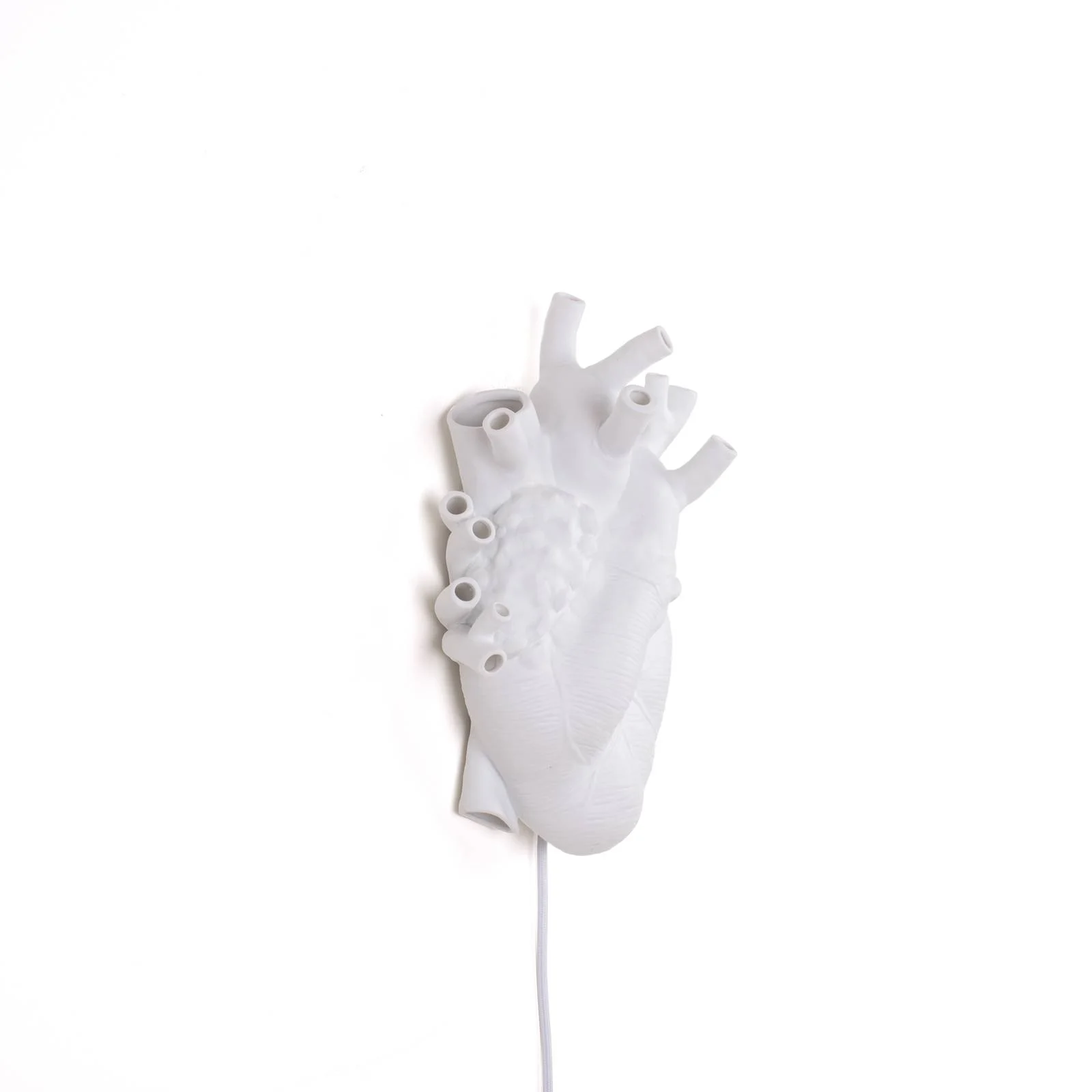 Wandleuchte mit Stromkabel Heart keramik weiß / Menschliches Herz aus Porze günstig online kaufen