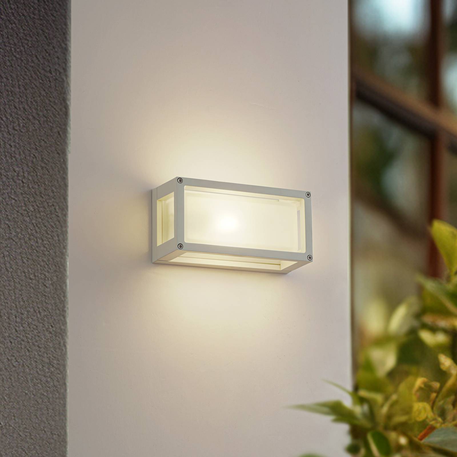 Lucande Außenwandlampe Aurelien, weiß, Glas, 12,5cm, IP54 günstig online kaufen