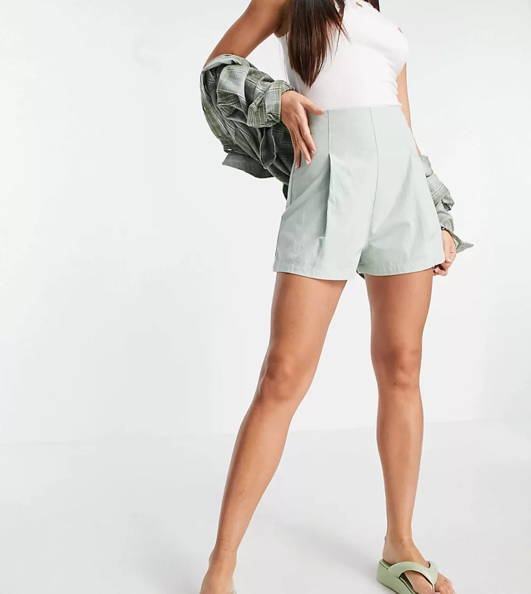 ASOS DESIGN Tall – Strukturierte Strand-Shorts in Salbeigrün mit Bundfalten günstig online kaufen