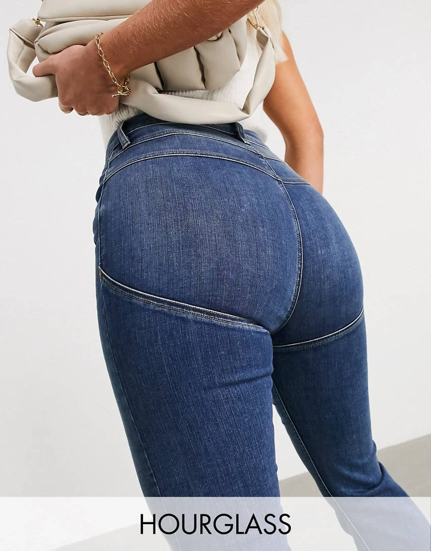 ASOS DESIGN – Lift and Contour – Ausgestellte Jeans mit hohem Bund in mittl günstig online kaufen