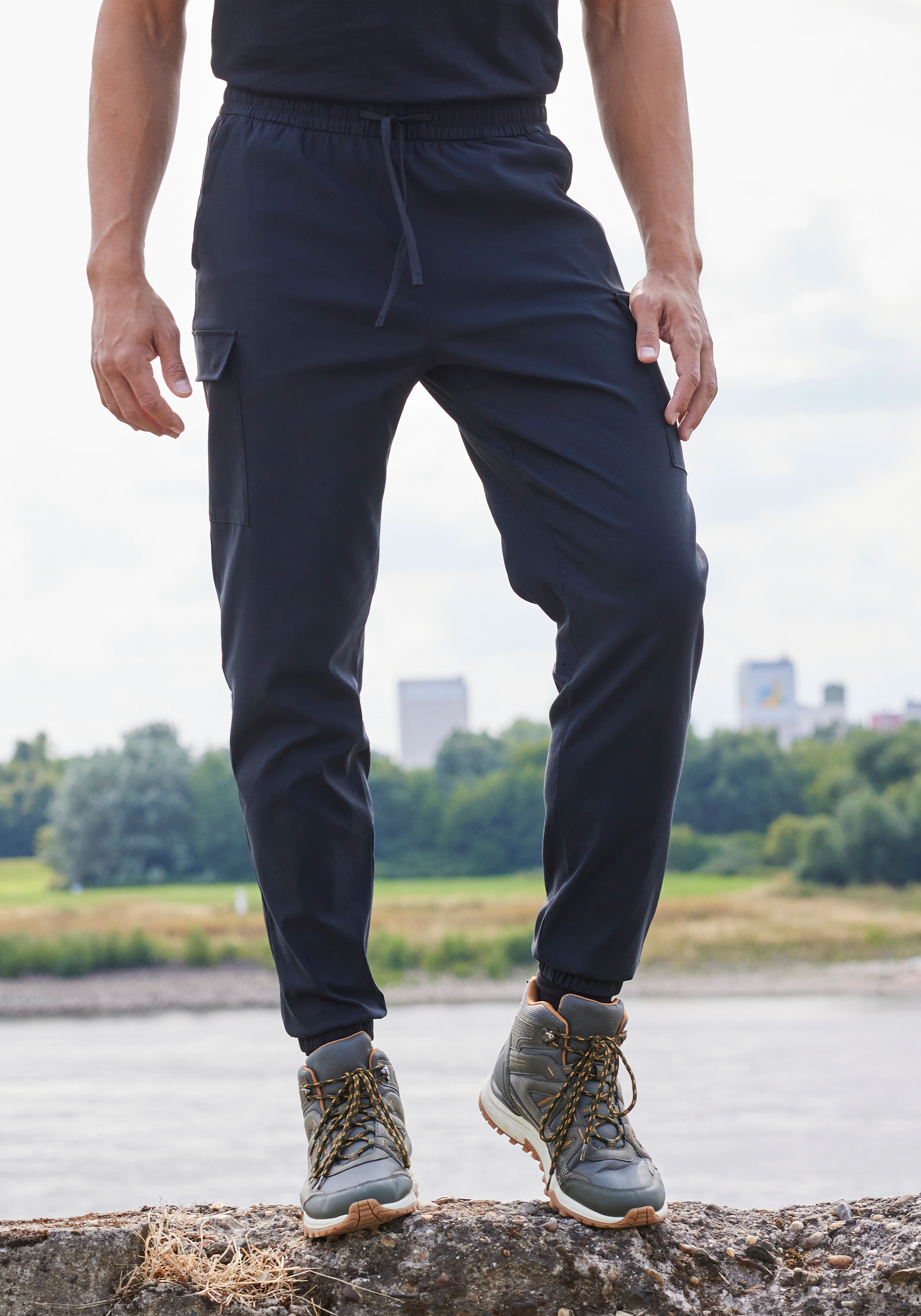 John Devin Jogger Pants, Trekking-Outdoor-Hose mit Belüftung im Kniebereich günstig online kaufen