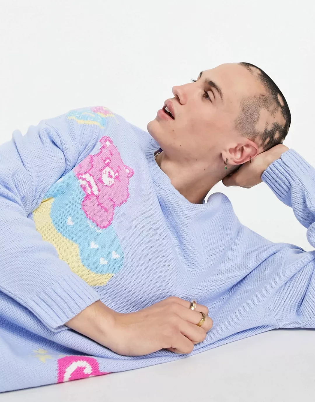 ASOS DESIGN – Pullover in Hellblau mit Glücksbärchis -Motiv günstig online kaufen