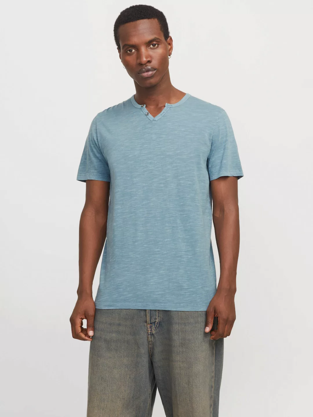 Jack & Jones T-Shirt "JJESPLIT NECK TEE SS NOOS", mit V-Ausschnitt günstig online kaufen