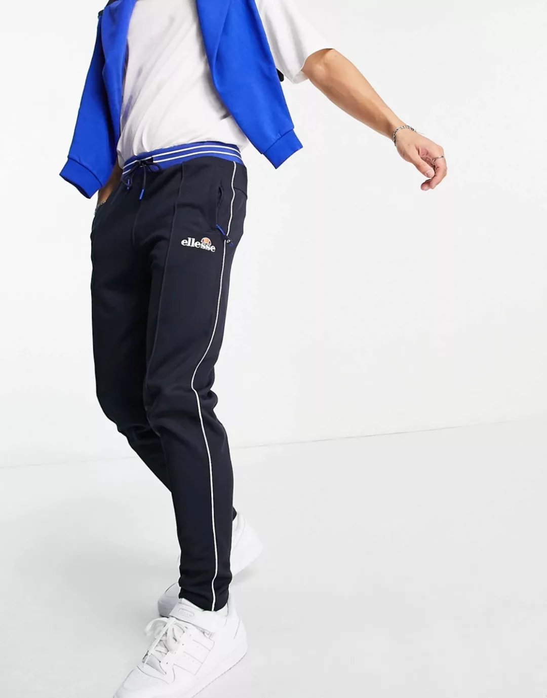 Ellesse – Jogginghose mit Logo in Marine-Marineblau günstig online kaufen