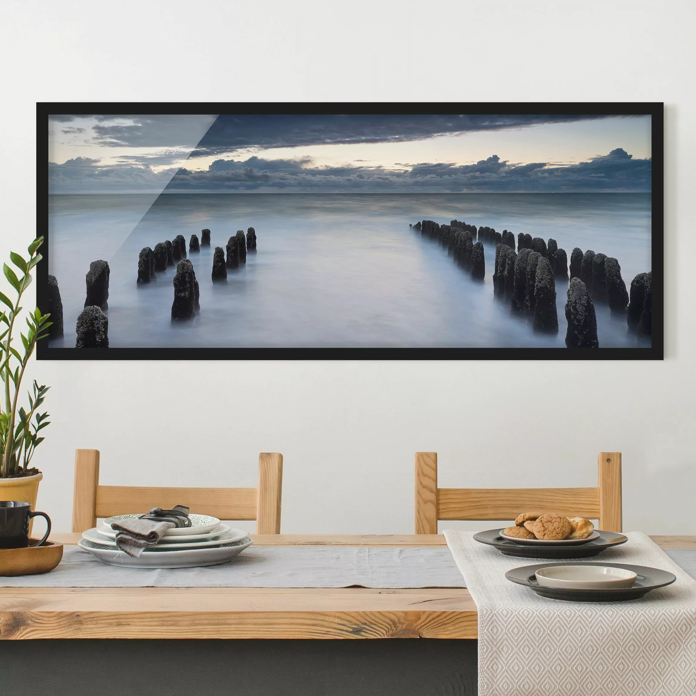 Bild mit Rahmen Strand - Panorama Holzbuhnen in der Nordsee auf Sylt günstig online kaufen