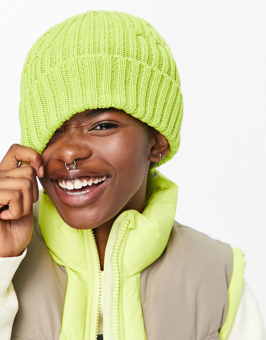 Topshop – Beanie mit Grobstrick-Rippen aus recyceltem Material in Grün günstig online kaufen