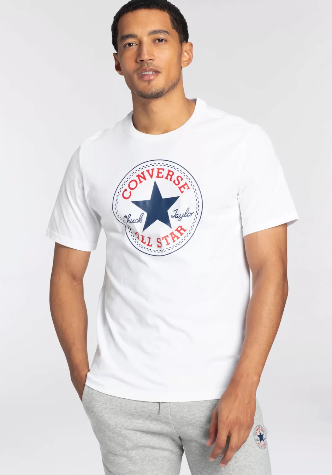 Converse T-Shirt "CONVERSE GO-TO ALL STAR PATCH STANDARD-FIT T-SHIRT", Unis günstig online kaufen