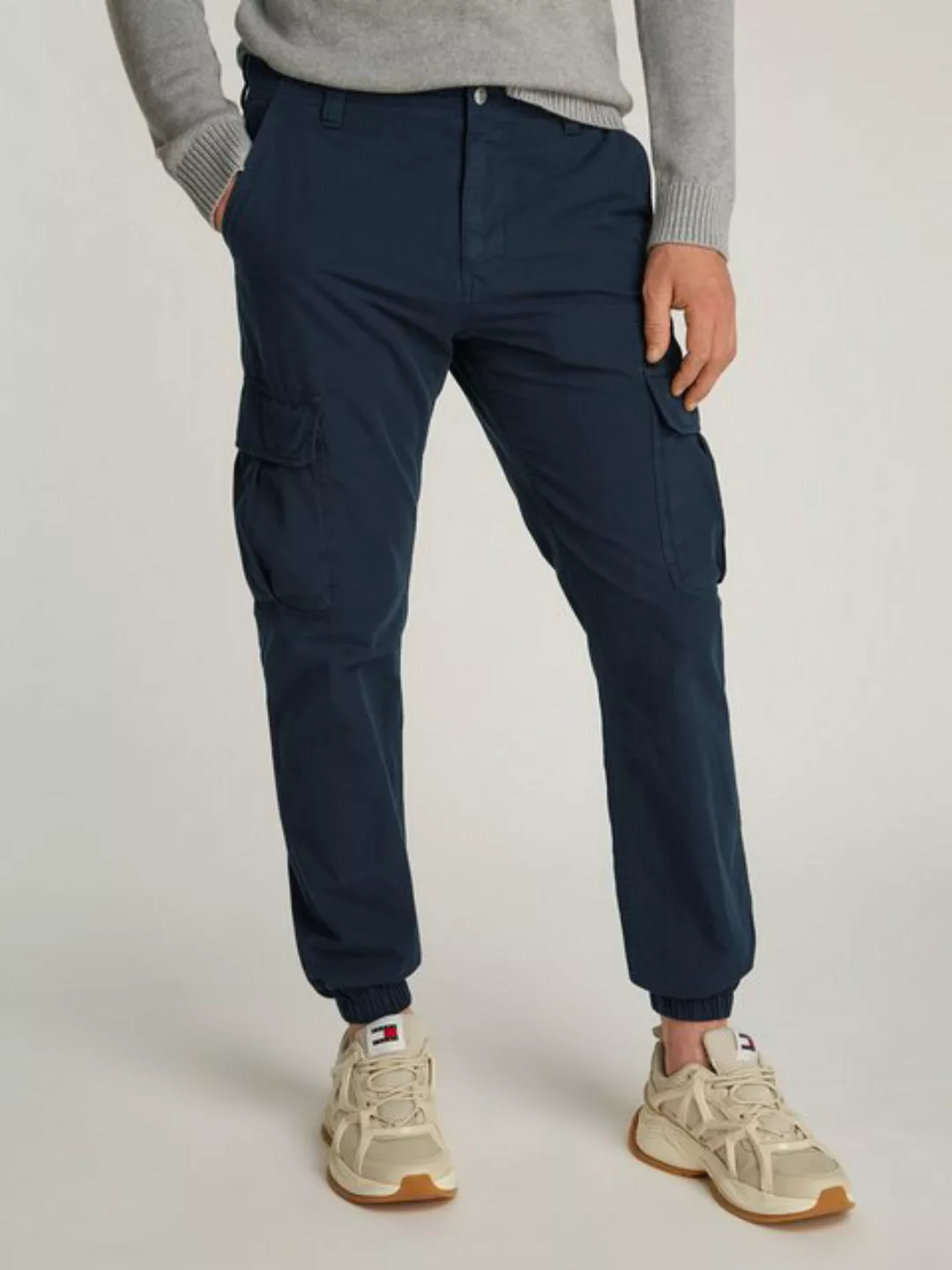 Tommy Jeans Cargohose TJM RYAN CARGO mit Logostickerei günstig online kaufen