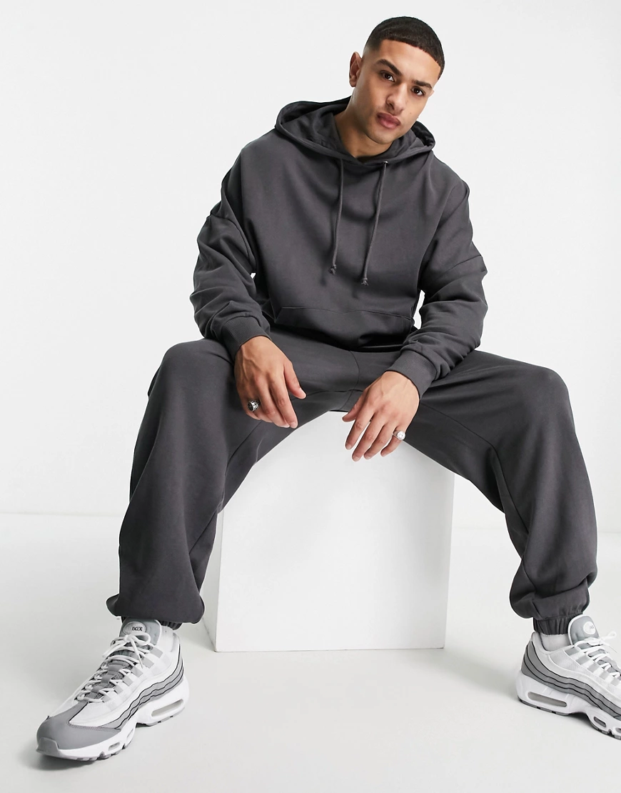 ASOS DESIGN – Super-Oversize-Trainingsanzug aus Bio-Materialmix in verwasch günstig online kaufen