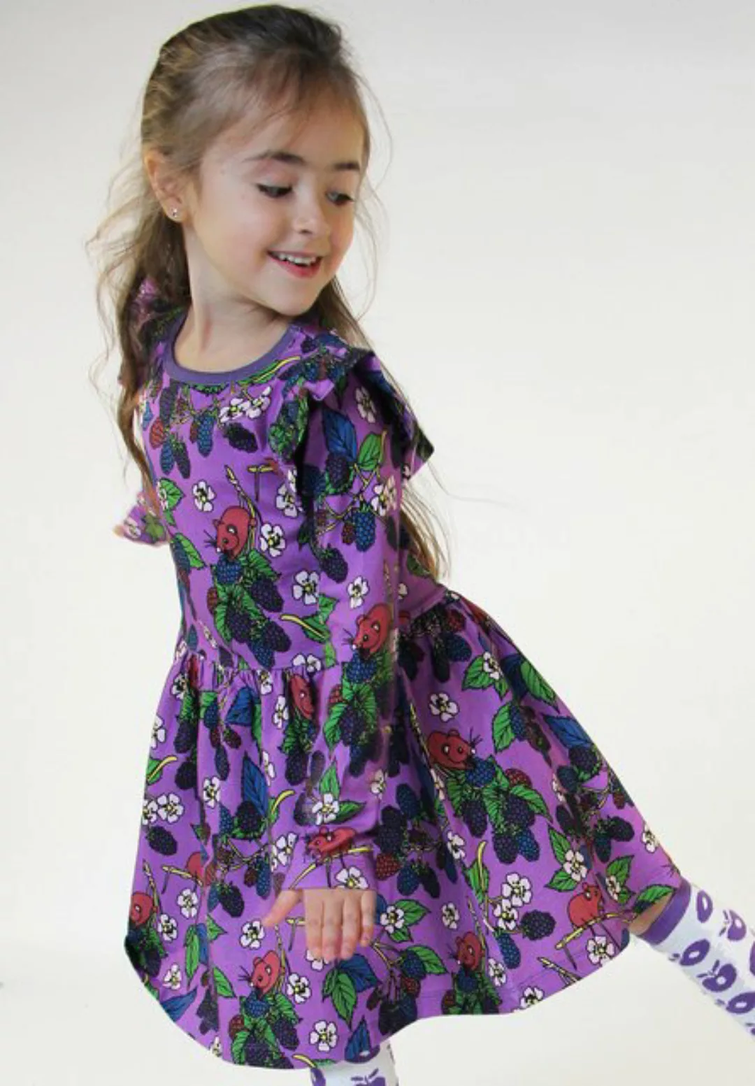 Småfolk Jerseykleid Kleid mit Brombeeren hergestellt aus Bio-Baumwolljersey günstig online kaufen