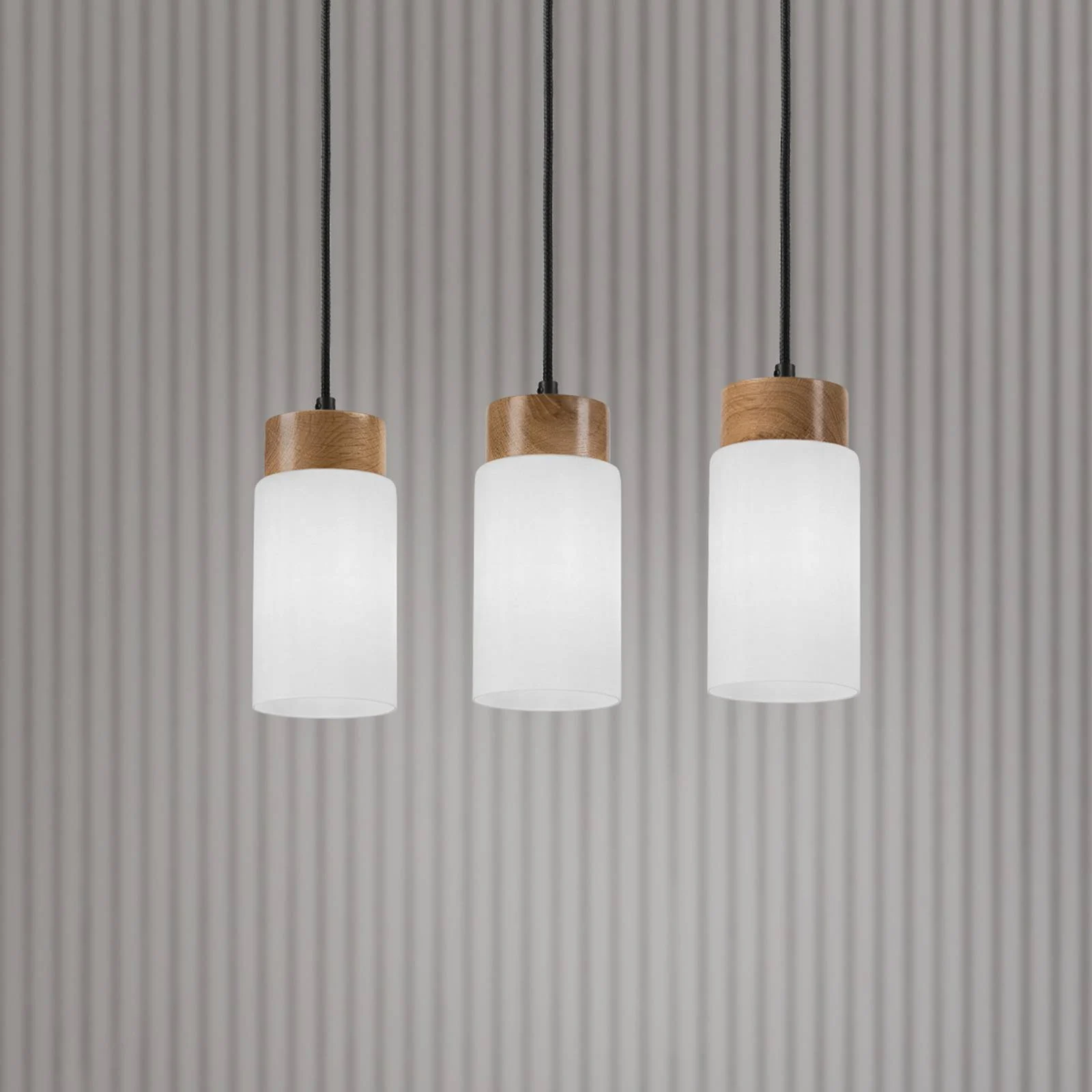 Hängeleuchte Markus, Opalglas/Eichenholz, Länge 60 cm 3-flg. günstig online kaufen