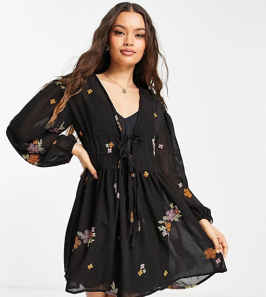 ASOS DESIGN Petite – Weiches Minikleid in Schwarz mit durchgehender Sticker günstig online kaufen