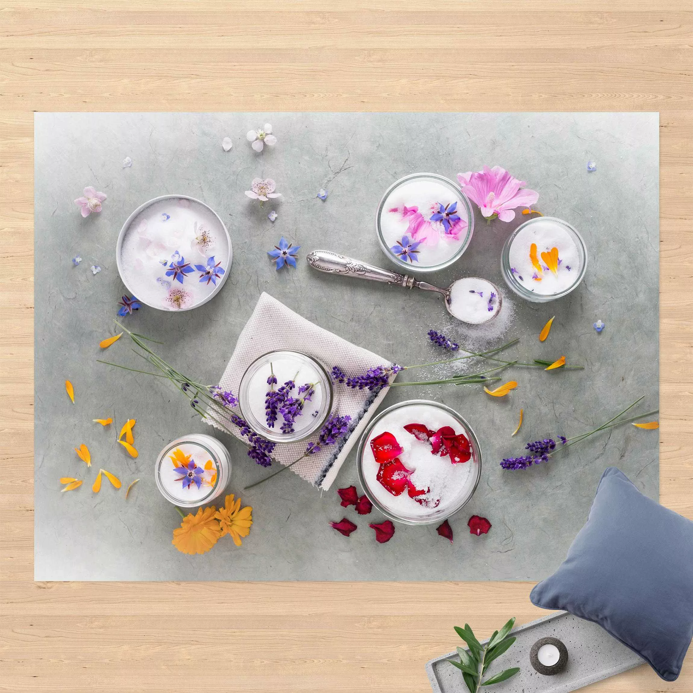 Vinyl-Teppich Essbare Blüten mit Lavendelzucker günstig online kaufen