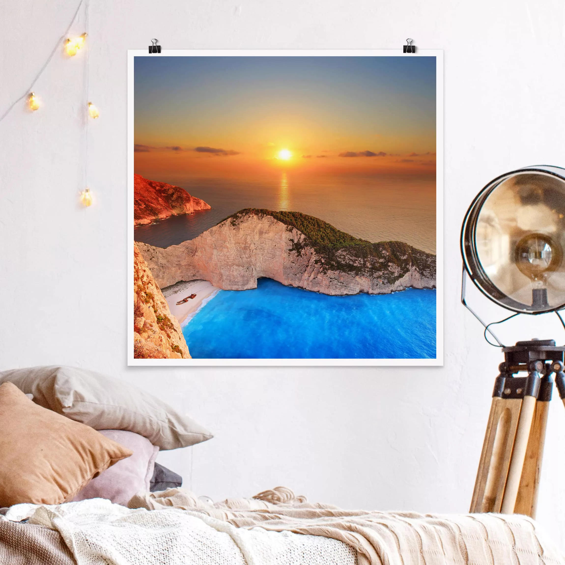 Poster Strand - Quadrat Sonnenuntergang über Zakynathos günstig online kaufen