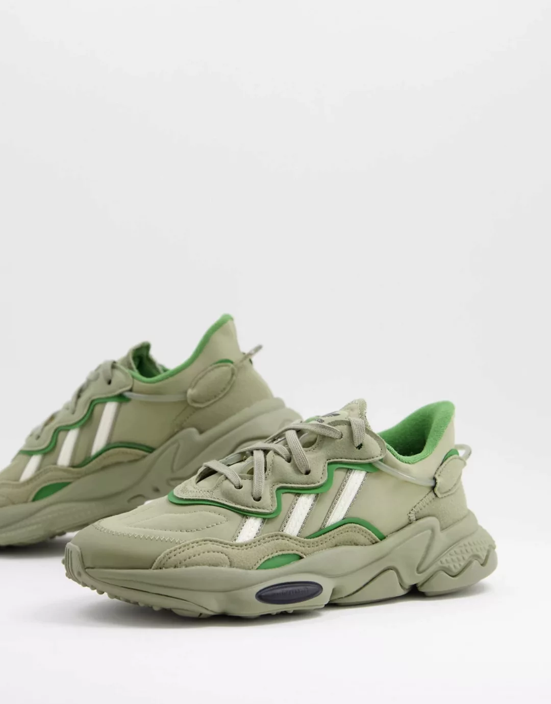 adidas Originals – Ozweego – Sneaker in Khaki-Grün günstig online kaufen
