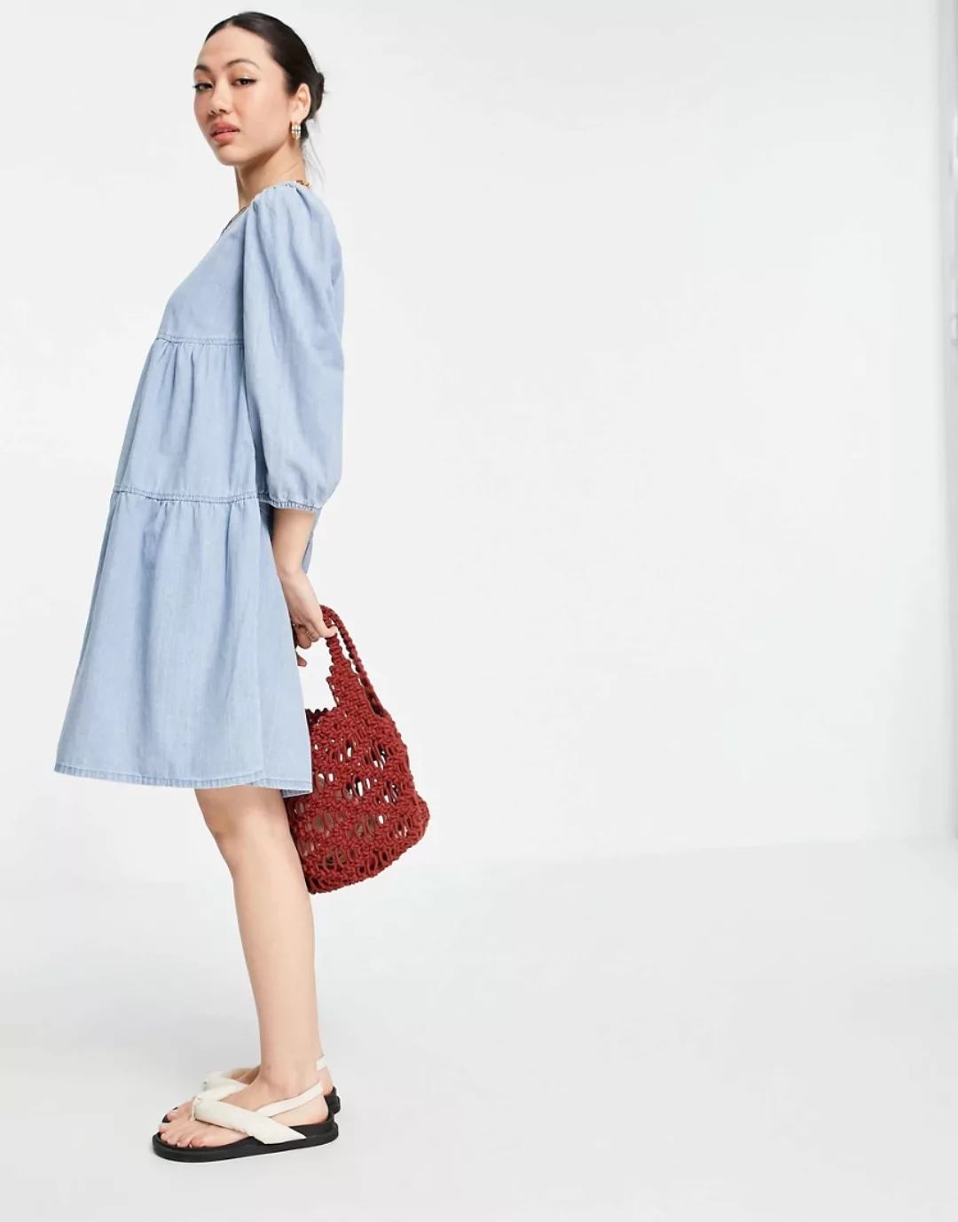 Mango – Gestuftes Hängerkleid aus Denim in Blau günstig online kaufen