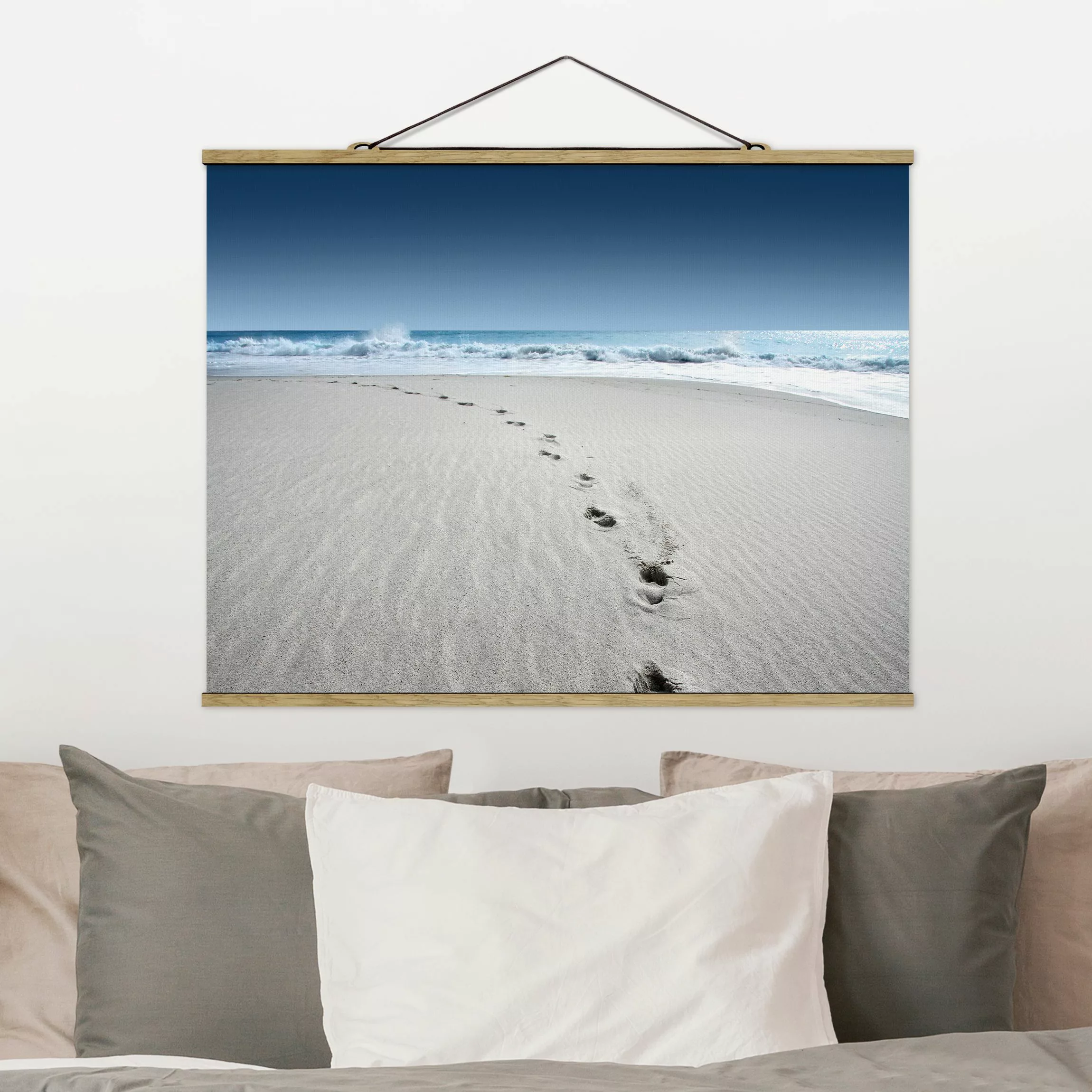 Stoffbild Strand mit Posterleisten - Querformat Spuren im Sand günstig online kaufen