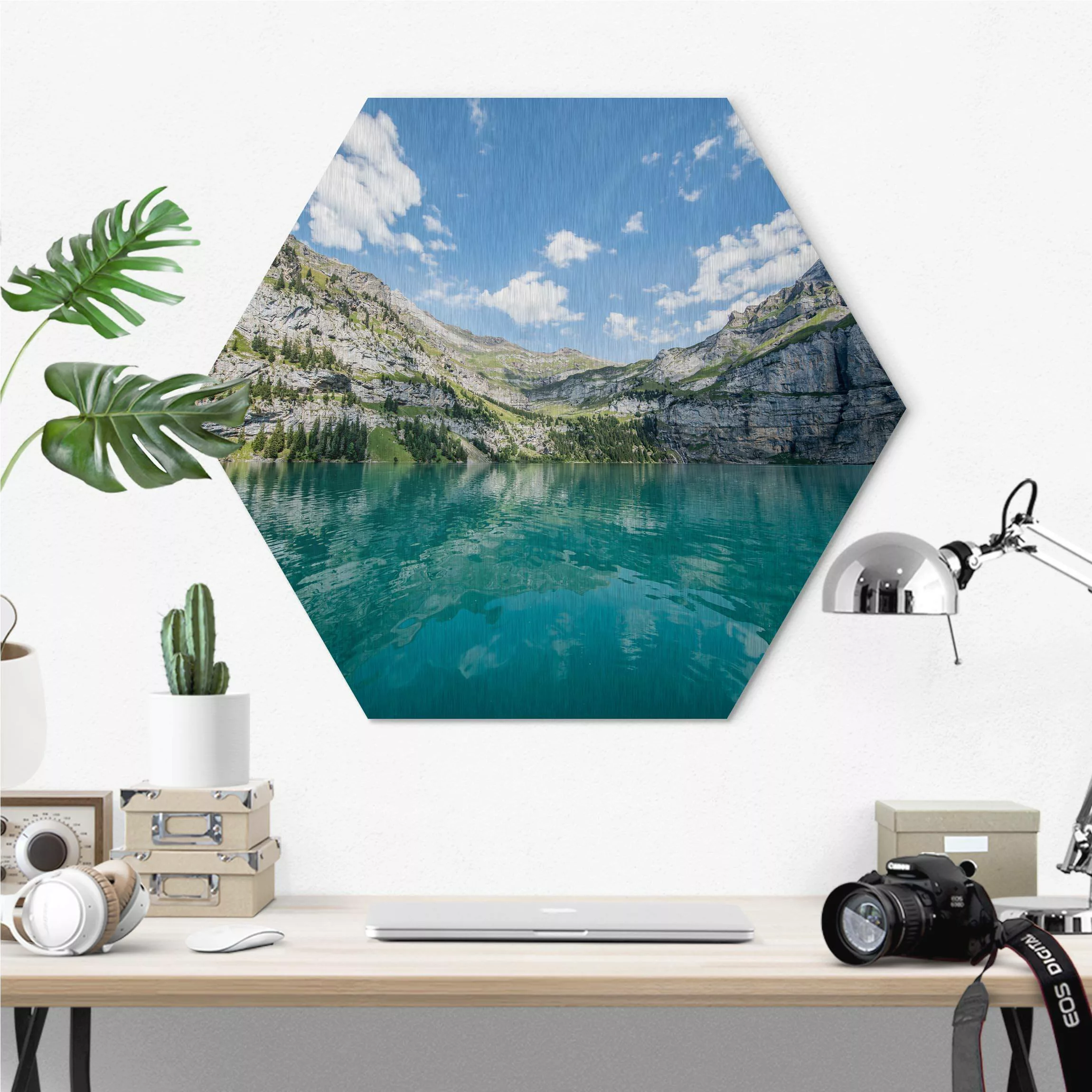 Hexagon-Alu-Dibond Bild Traumhafter Bergsee günstig online kaufen