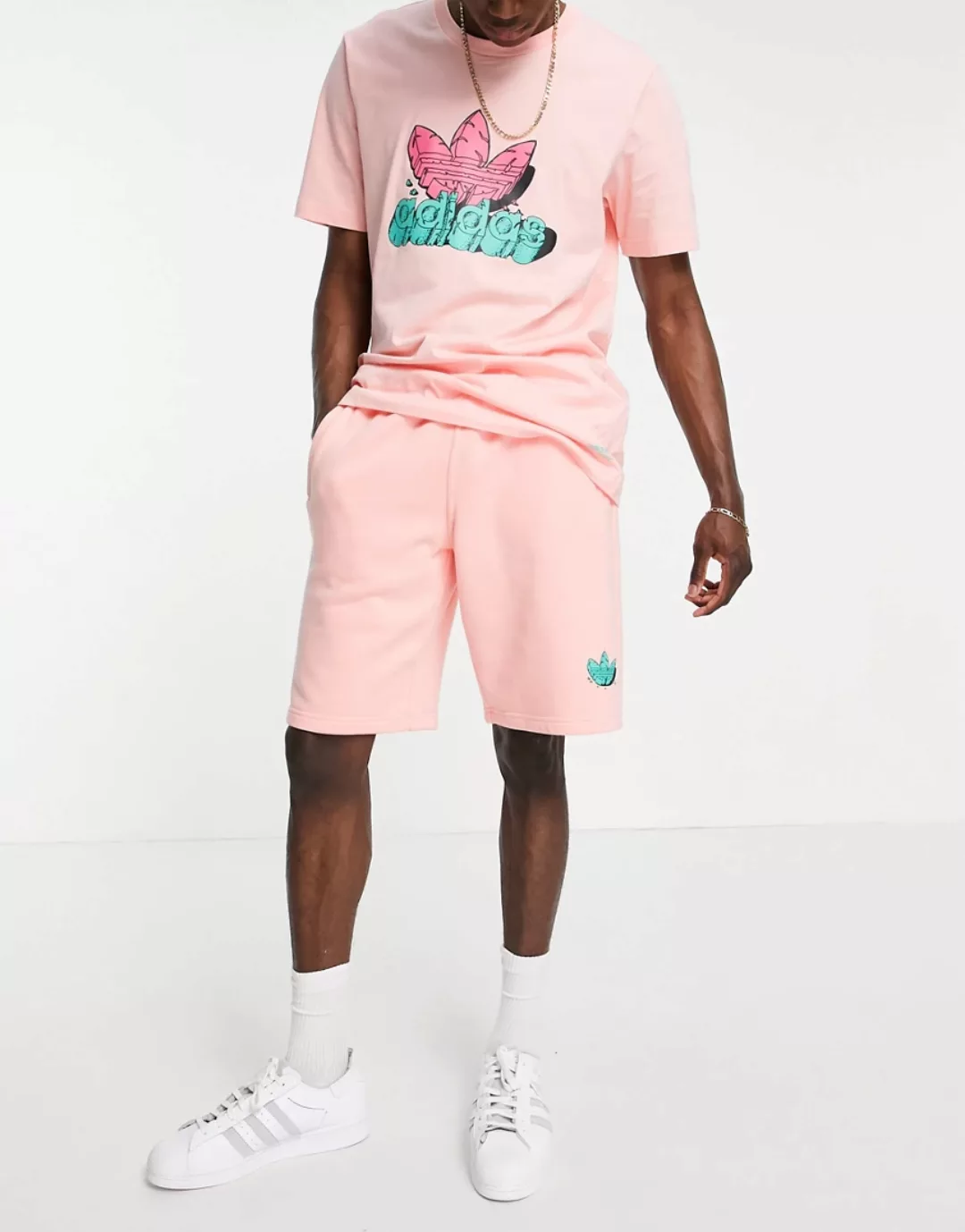 adidas Originals – Shorts in Koralle mit Dreiblatt-Grafik-Rosa günstig online kaufen