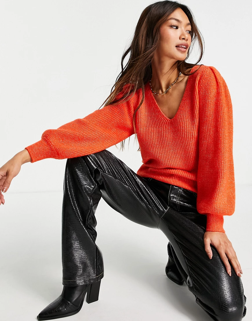Y.A.S – Veneda – Pullover in Orange mit weiten Ärmeln und V-Ausschnitt günstig online kaufen