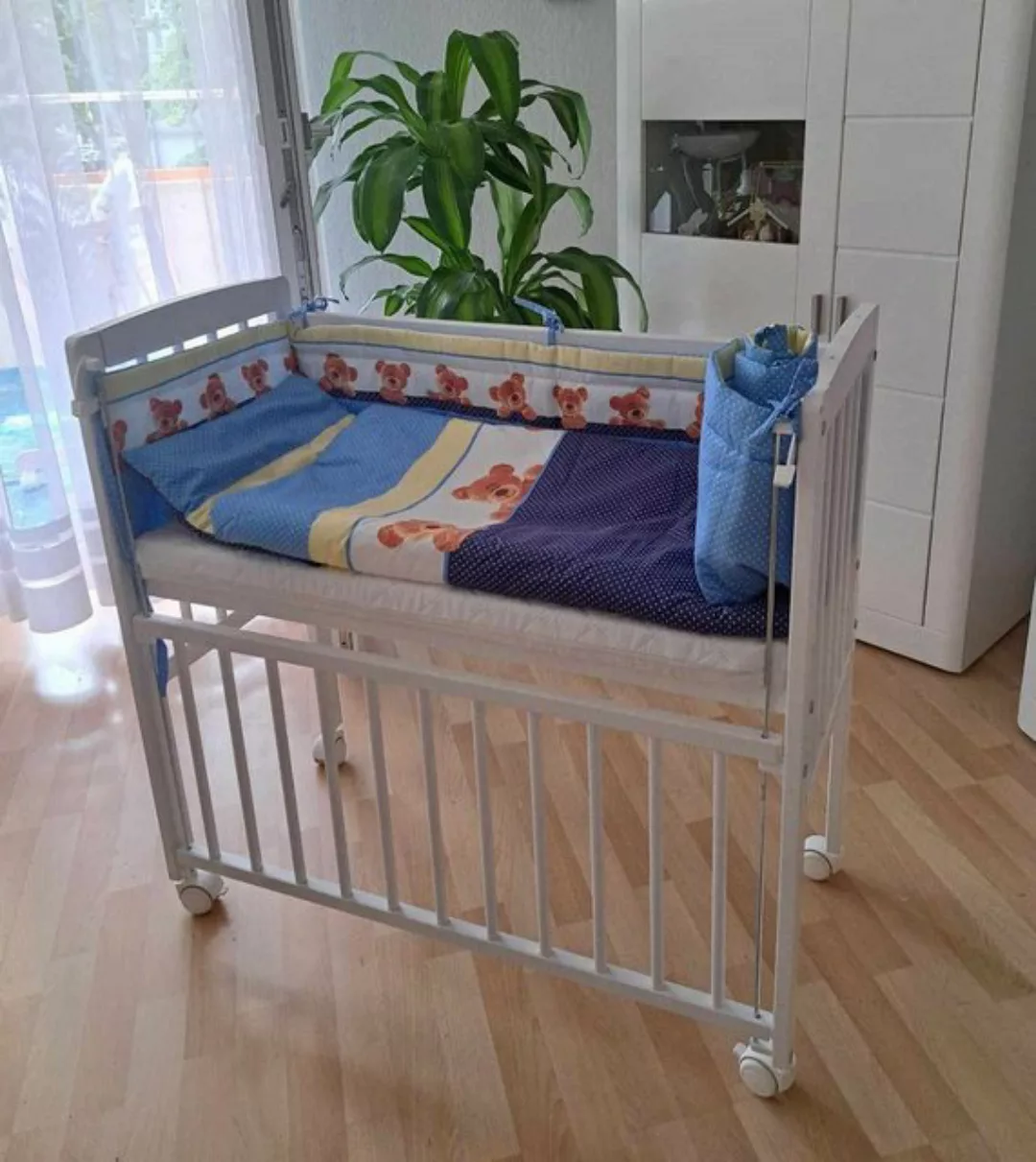 Babyhafen Beistellbett Grau Weiß Rosa Blau 40x90 mit Ausstattung Rollen Mat günstig online kaufen