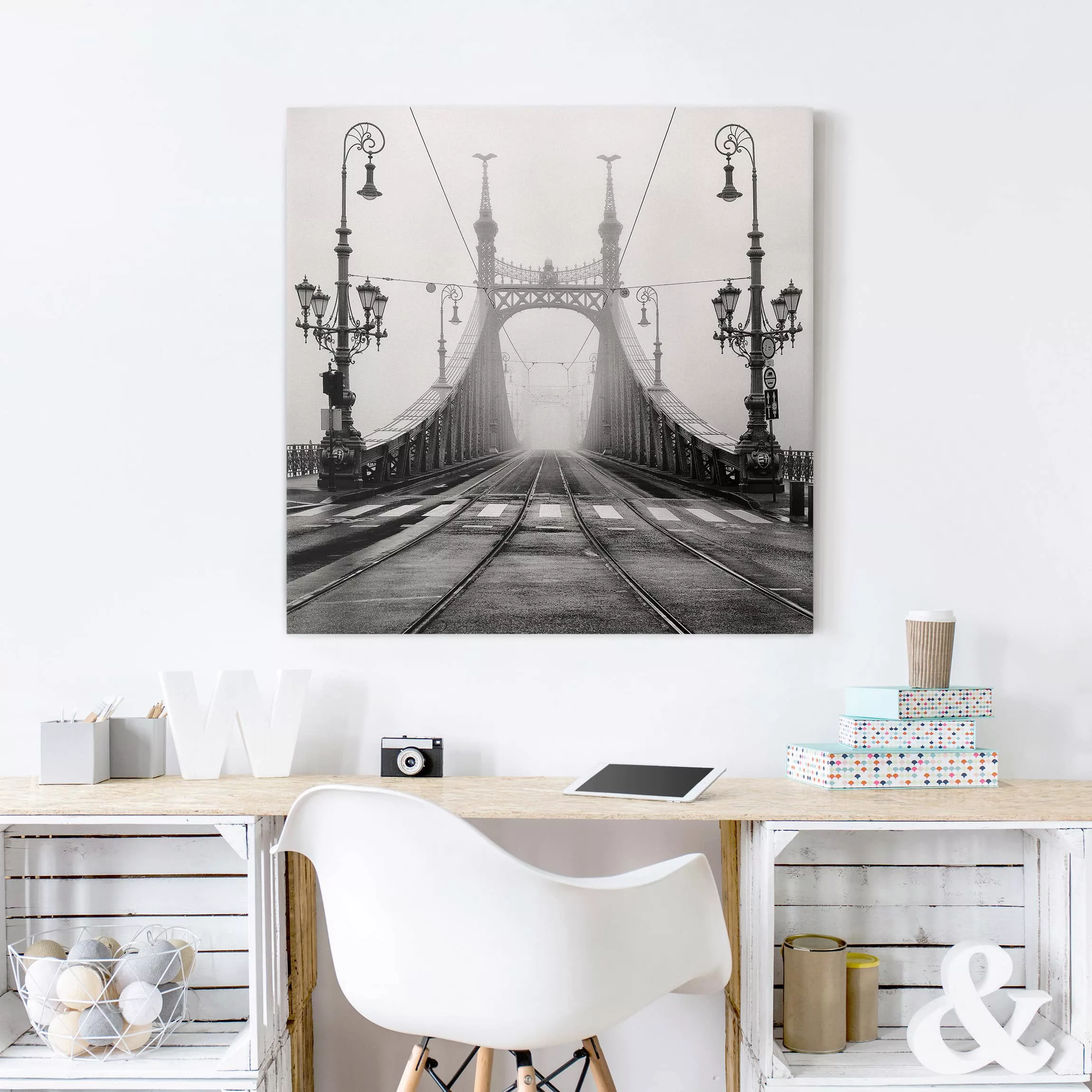 Leinwandbild - Quadrat Brücke in Budapest günstig online kaufen