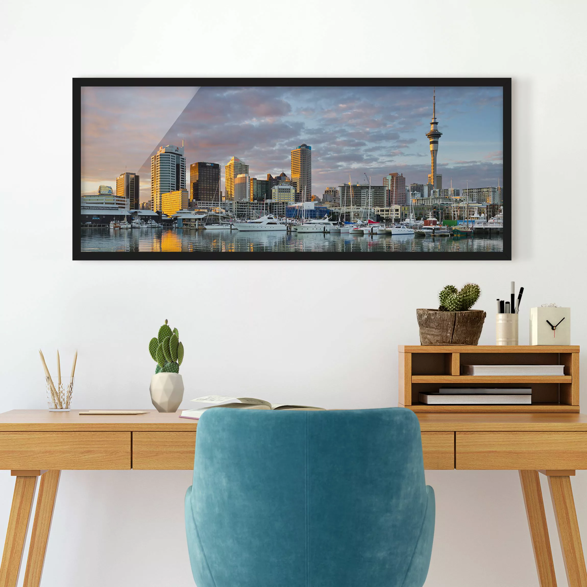 Bild mit Rahmen - Panorama Auckland Skyline Sonnenuntergang günstig online kaufen