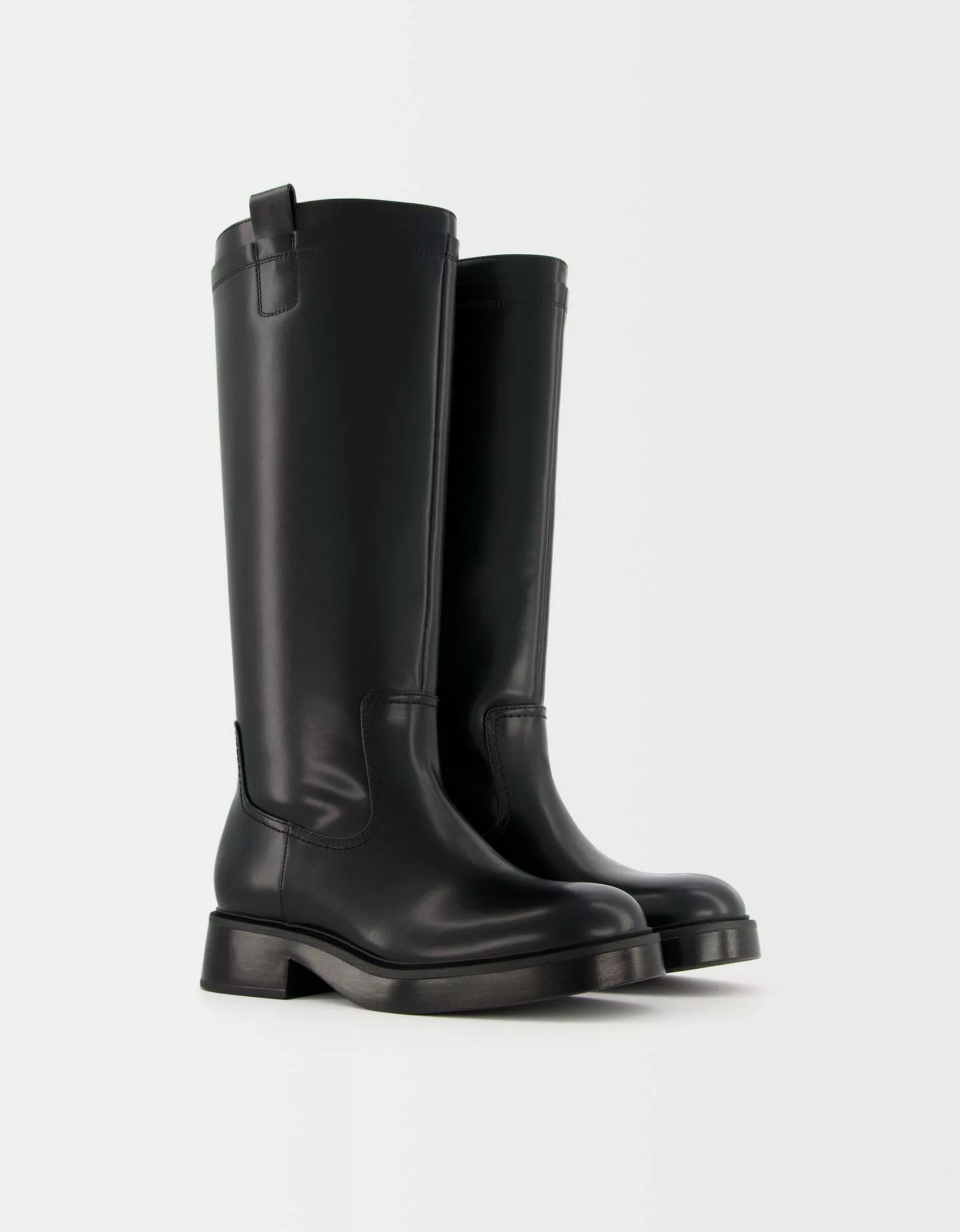 Bershka Flache Stiefel Mit Hohem Schaft Damen 39 Schwarz günstig online kaufen