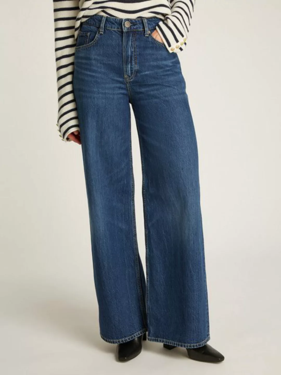 Tommy Hilfiger Weite Jeans WIDE LEG HW LOU mit Logo-Badge, mit Nieten, mit günstig online kaufen