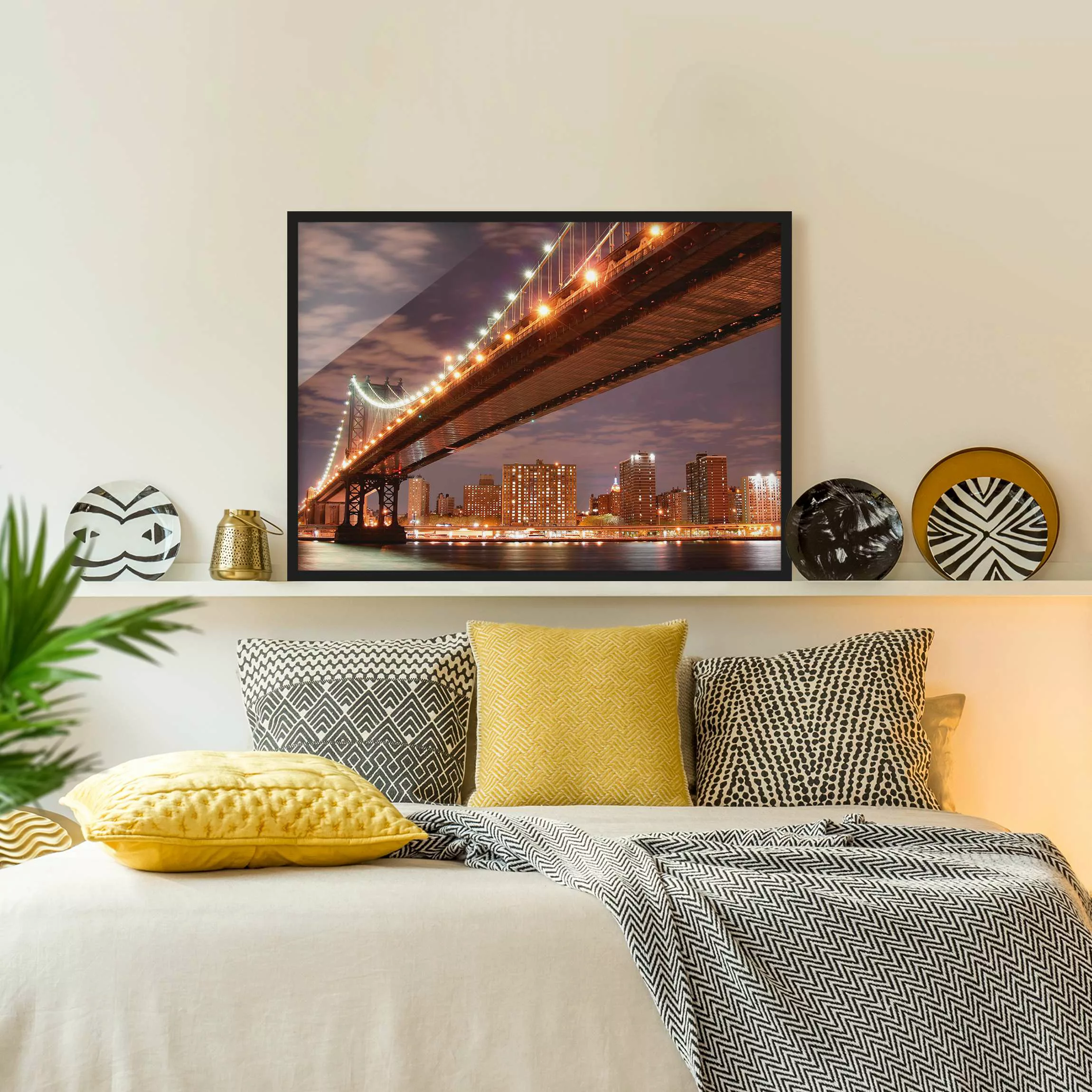 Bild mit Rahmen Architektur & Skyline - Querformat Manhattan Bridge günstig online kaufen