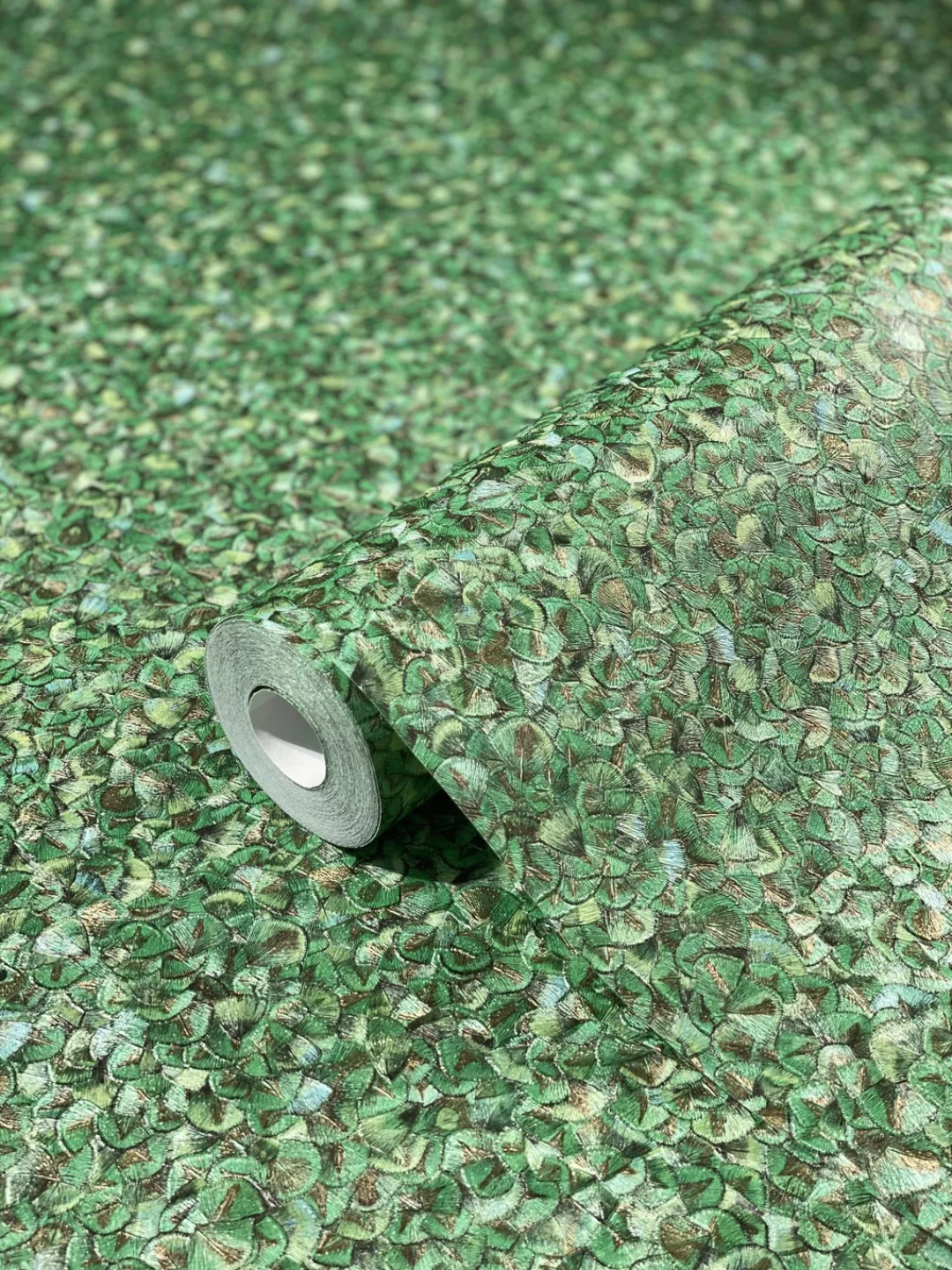 Glööckler Vliestapete Imperial Miniaturfedern Uni Grün günstig online kaufen