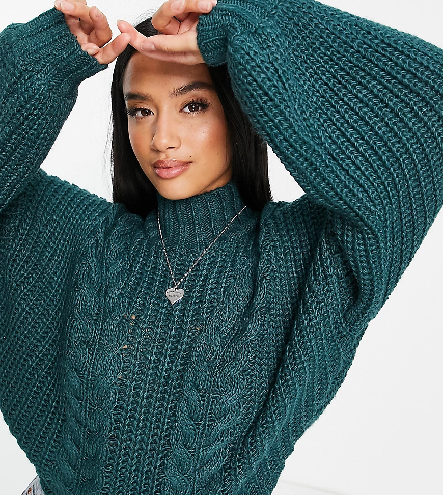 Vero Moda Petite – Pullover in Grün mit hohem Kragen und Puffärmeln günstig online kaufen