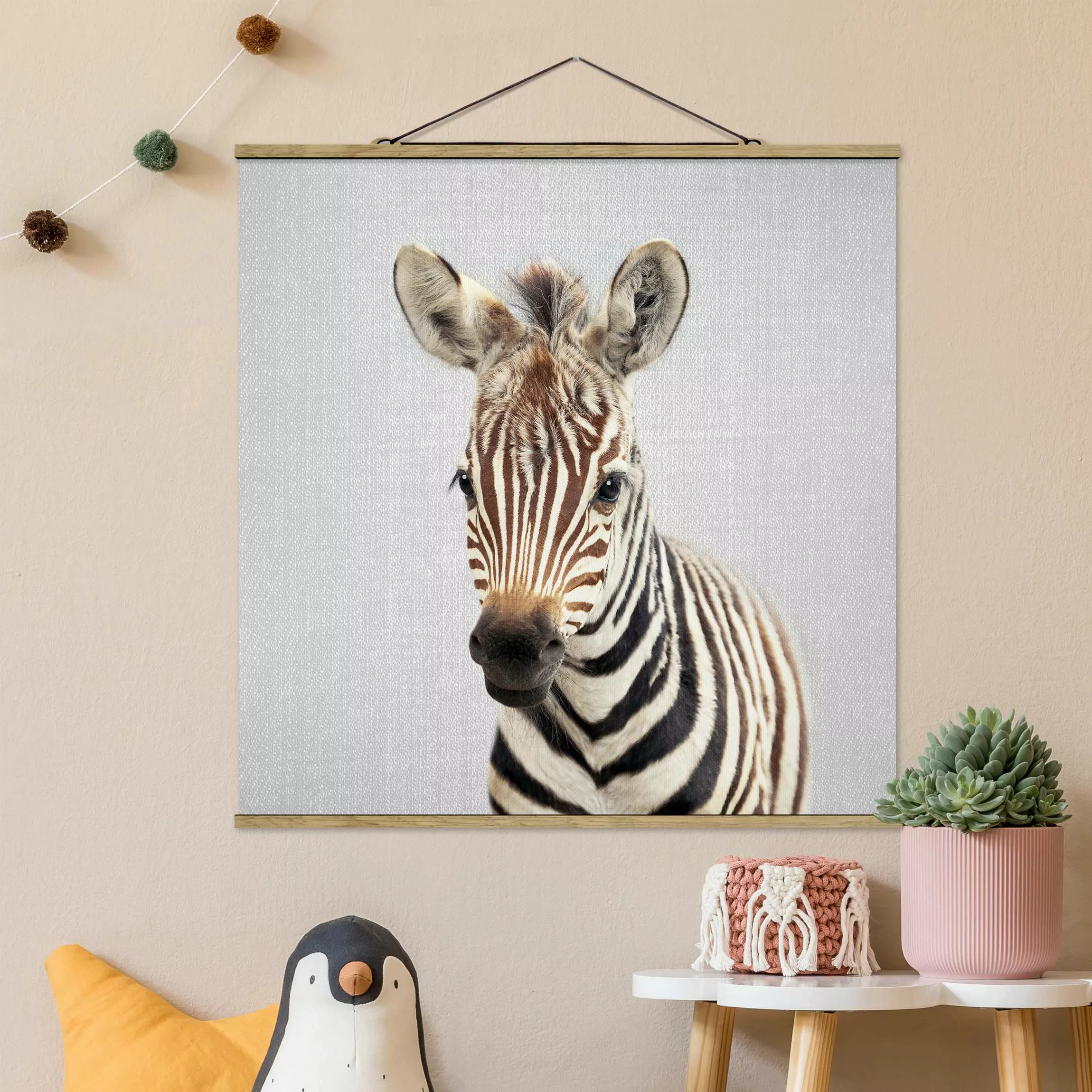 Stoffbild mit Posterleisten Baby Zebra Zoey günstig online kaufen