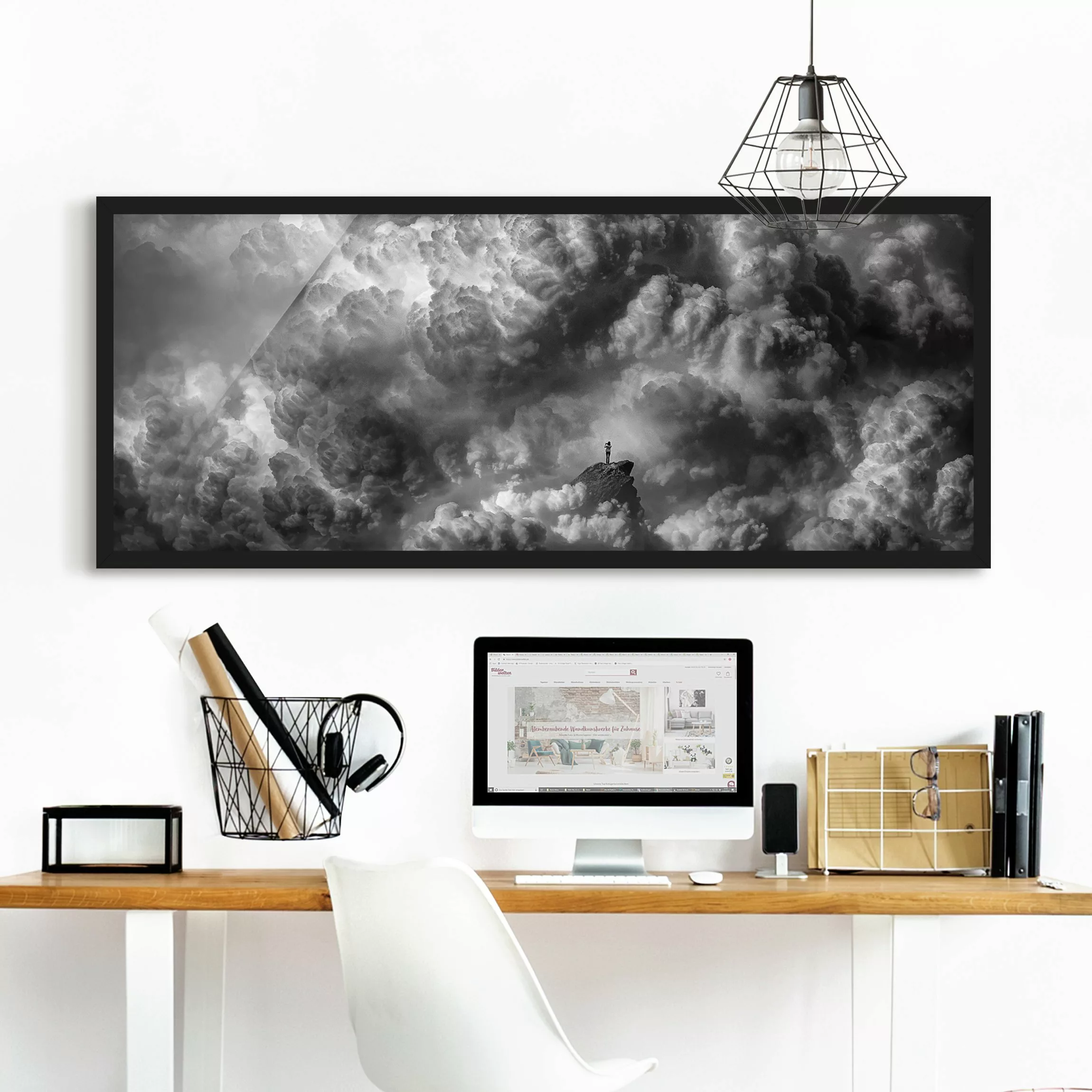 Bild mit Rahmen Schwarz-Weiß - Panorama Ein Sturm zieht auf günstig online kaufen