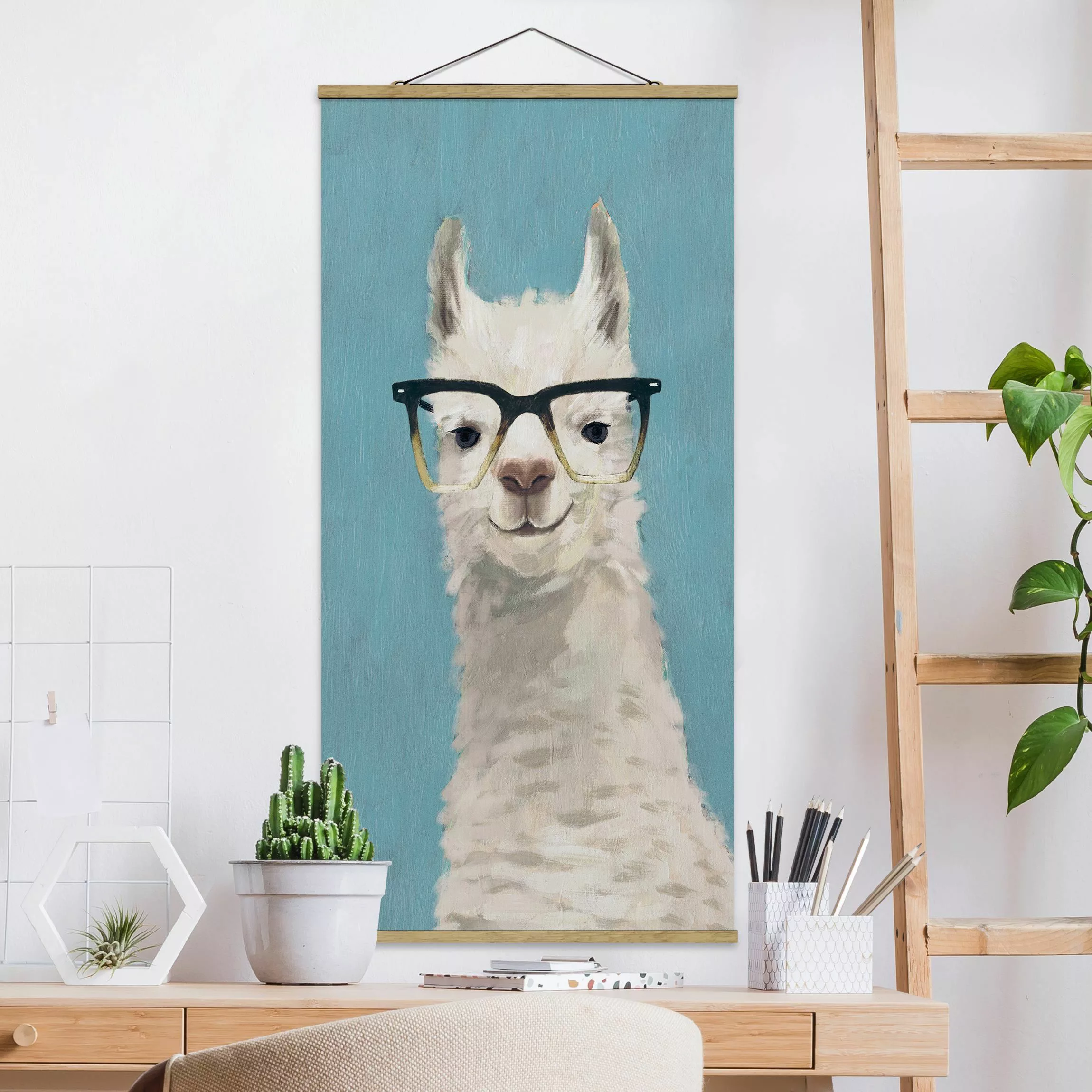 Stoffbild Tiere mit Posterleisten - Hochformat Lama mit Brille IV günstig online kaufen