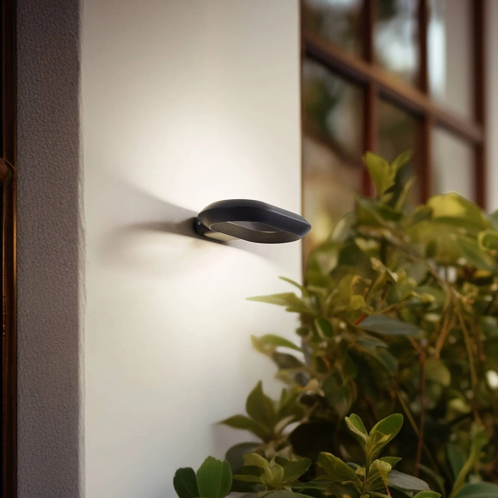 Lucande LED-Außenwandleuchte LOOP, schwarz, IP44, Metall günstig online kaufen
