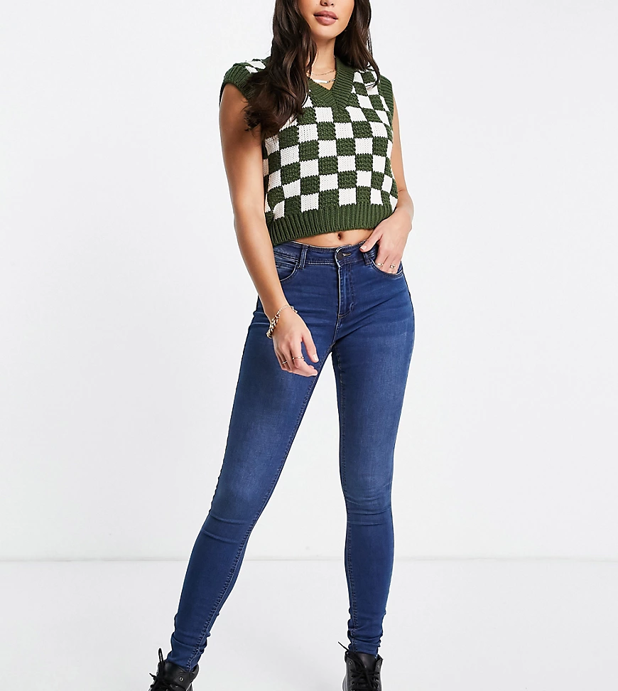 Noisy May Tall – Figurformende Jeans mit hoher Taille in Indigo-Waschung-Bl günstig online kaufen