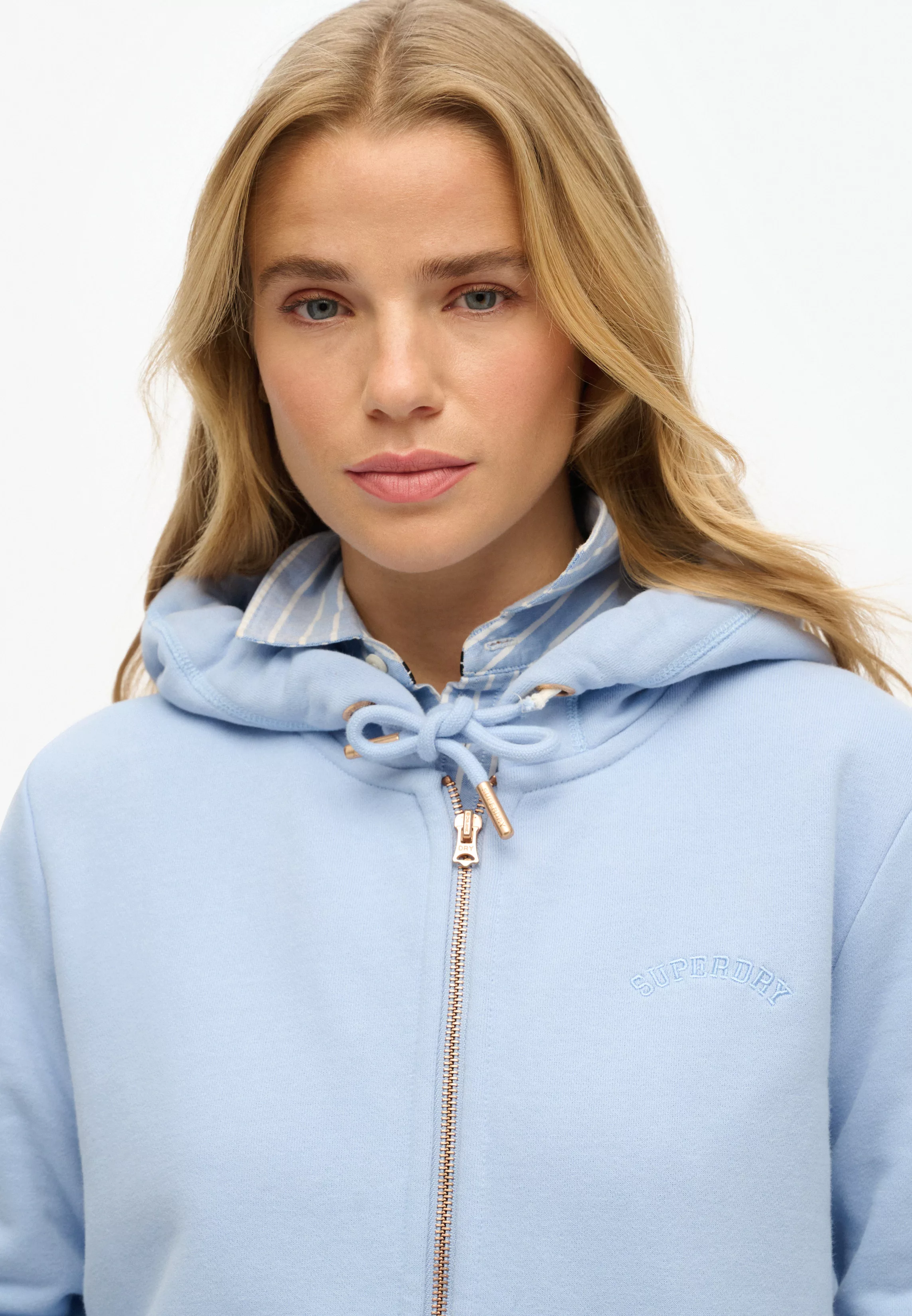 Superdry Kapuzensweatjacke "ESSENTIAL LOGO ZIPHOOD HB" günstig online kaufen