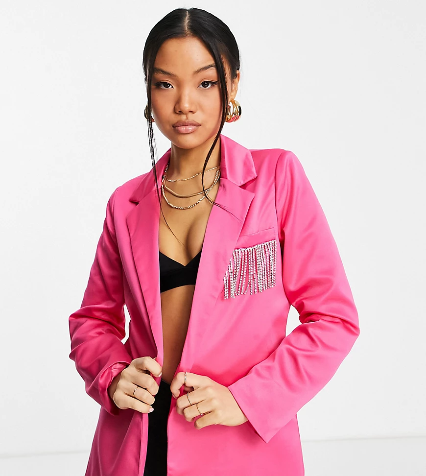 Missguided Petite – Satinblazer in Pink mit Strassbesatz und Fransen-Rosa günstig online kaufen