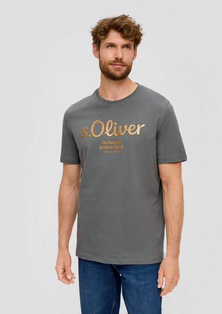 s.Oliver Kurzarmshirt T-Shirt aus Baumwolle mit Label-Print Artwork günstig online kaufen