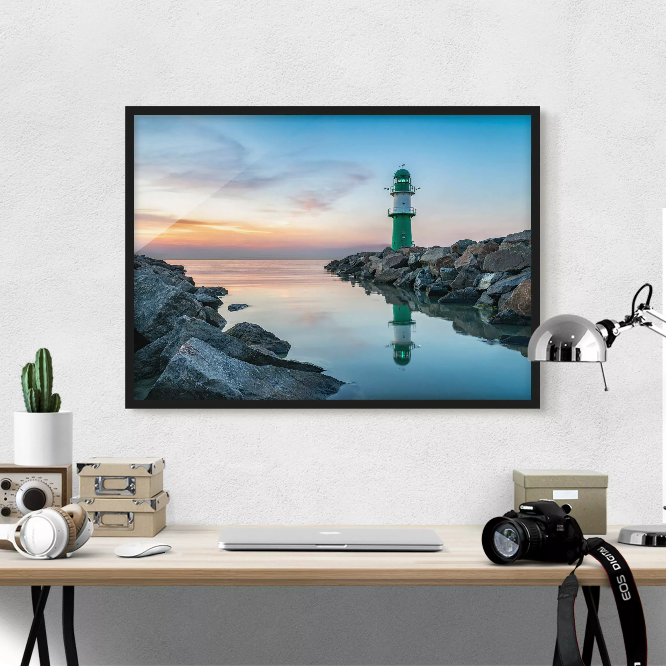 Bild mit Rahmen Sunset at the Lighthouse günstig online kaufen