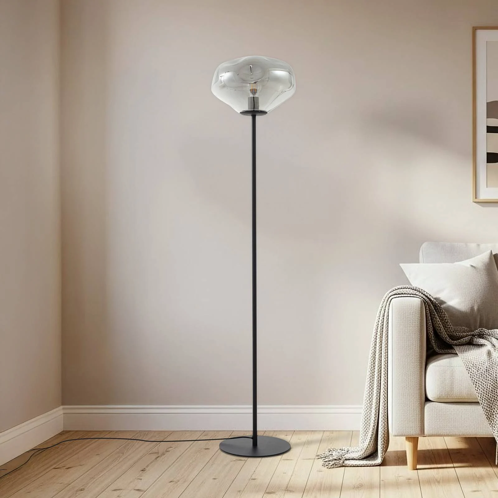 Lindby Stehleuchte Lelia, rauchgrau, Glas, Metall, 150 cm günstig online kaufen