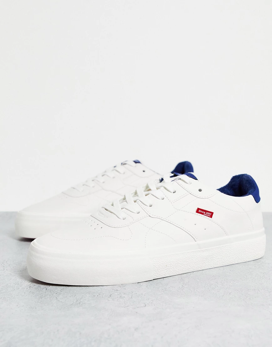 Bershka – Sneaker in Weiß mit kontrastierenden Fersenlaschen günstig online kaufen