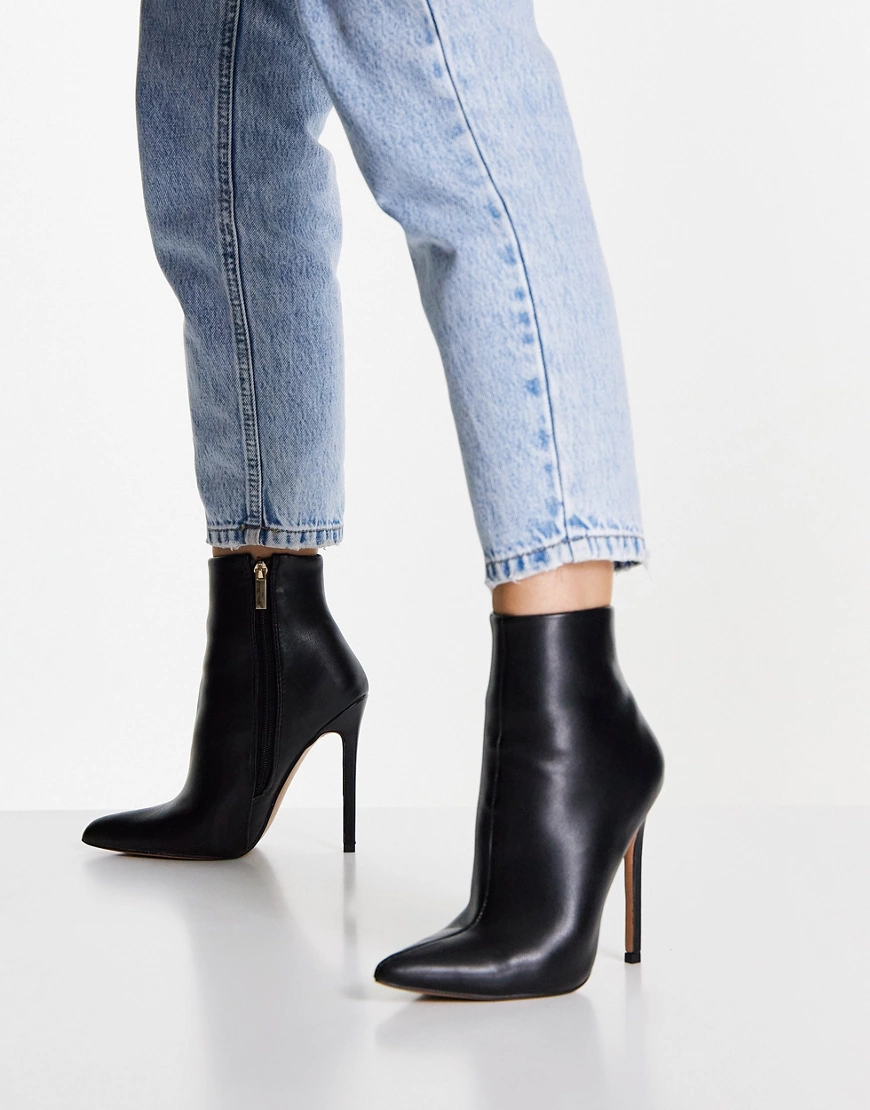 ASOS DESIGN – Emerald – Schwarze anliegende Boots mit hohem Absatz günstig online kaufen