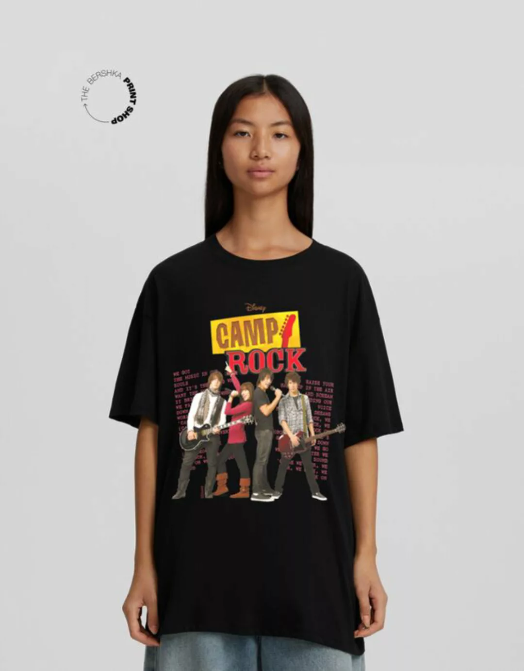 Bershka Oversize-T-Shirt Camp Rock Mit Kurzen Ärmeln Und Print Damen Xl Sch günstig online kaufen