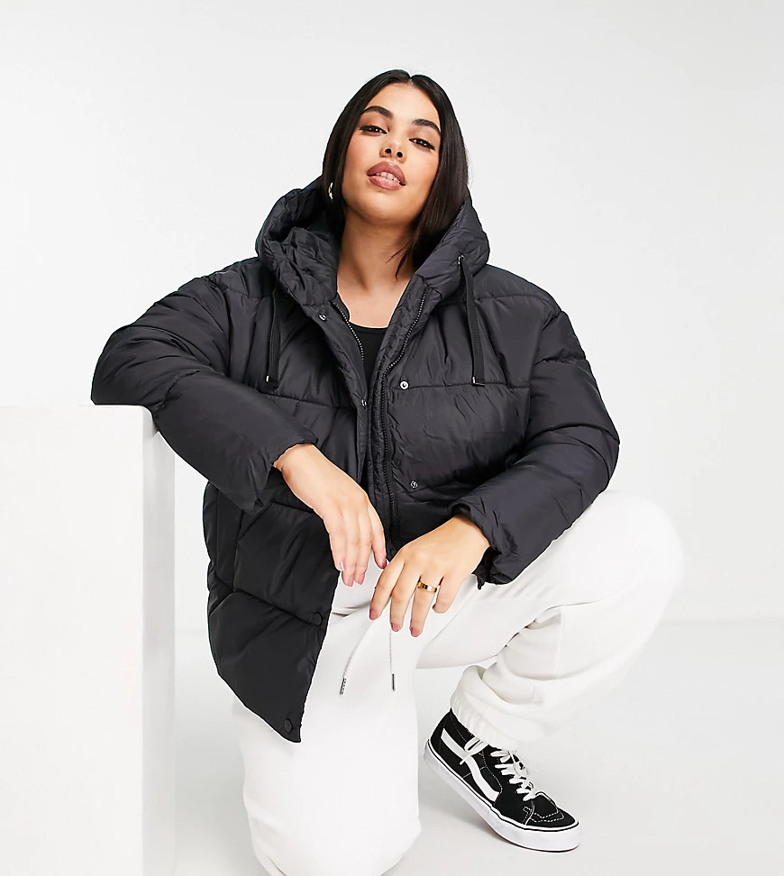 Vero Moda Curve – Wattierter Mantel in Schwarz mit Kapuze günstig online kaufen