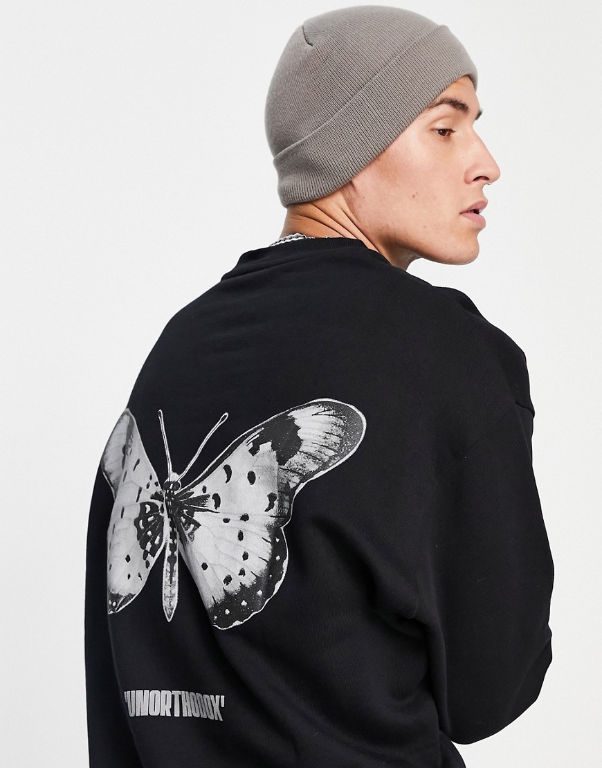 ASOS DESIGN – Oversize-Sweatshirt in Schwarz mit Schmetterlings-Rückenprint günstig online kaufen