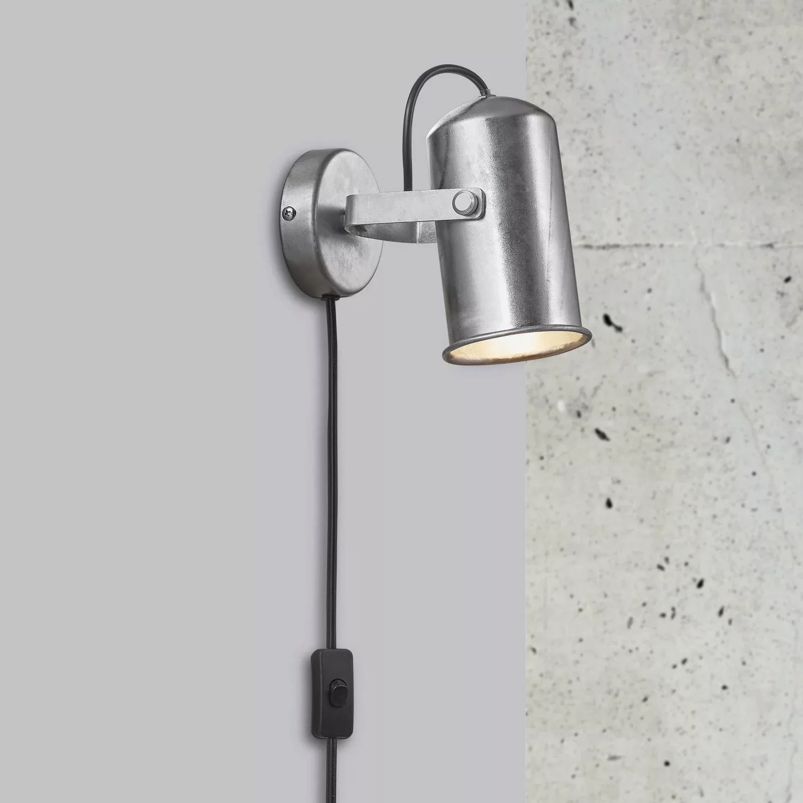 Wandleuchte Porter im Industrie-Look mit Stecker günstig online kaufen